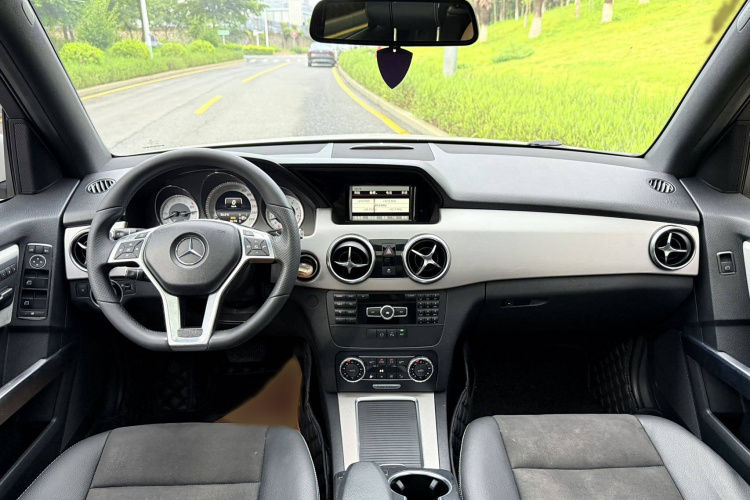 奔驰GLK级 2015款 GLK 260 4MATIC 动感型 极致版中控内饰7004