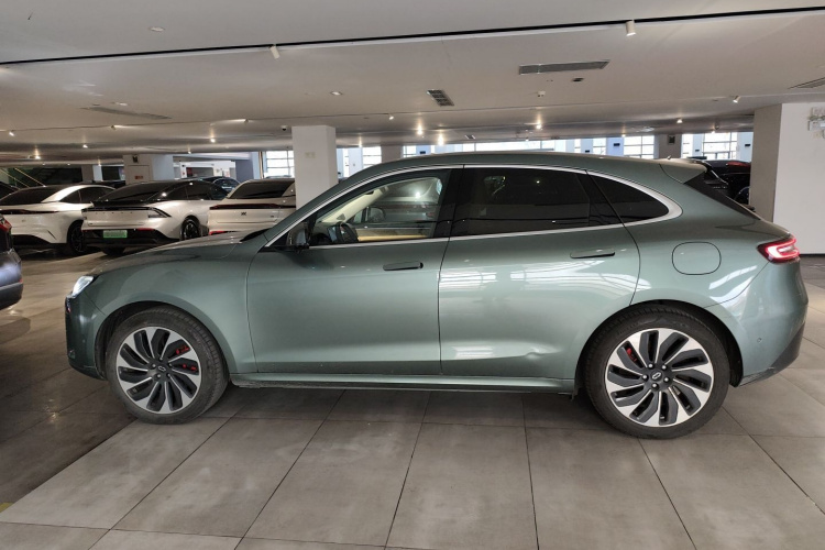 鸿蒙智行 问界M5 2022款 增程四驱至臻版车身外观4