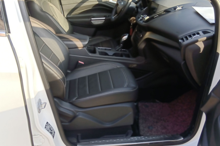 福特 翼虎 2018款 EcoBoost 180 两驱铂翼型局部细节41