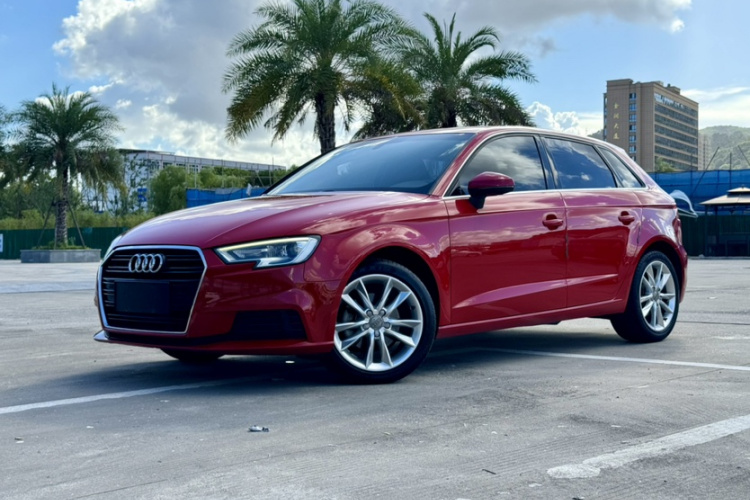 奥迪A3 2018款 30周年年型 Sportback 35 TFSI 进取型车身外观1