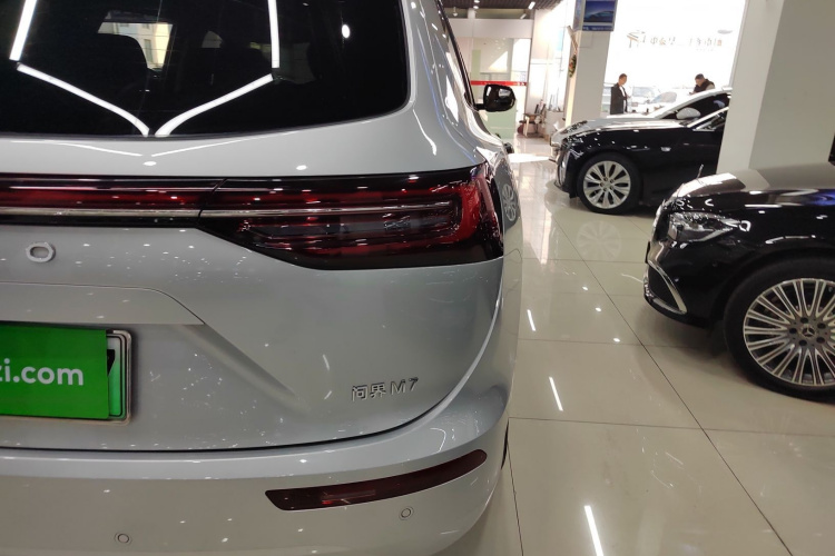鸿蒙智行 问界M7 2024款 1.5T 后驱Plus版 5座车身外观9
