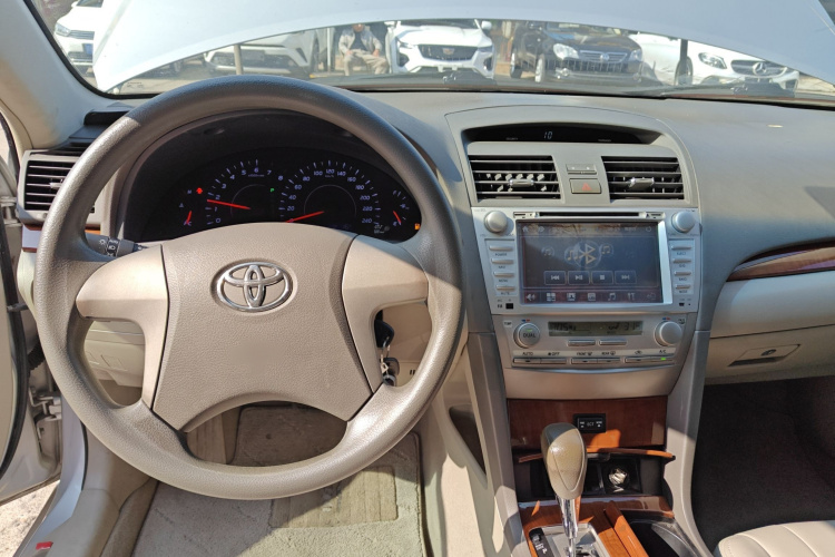 丰田 凯美瑞 2013款 200E 经典精英版中控内饰13