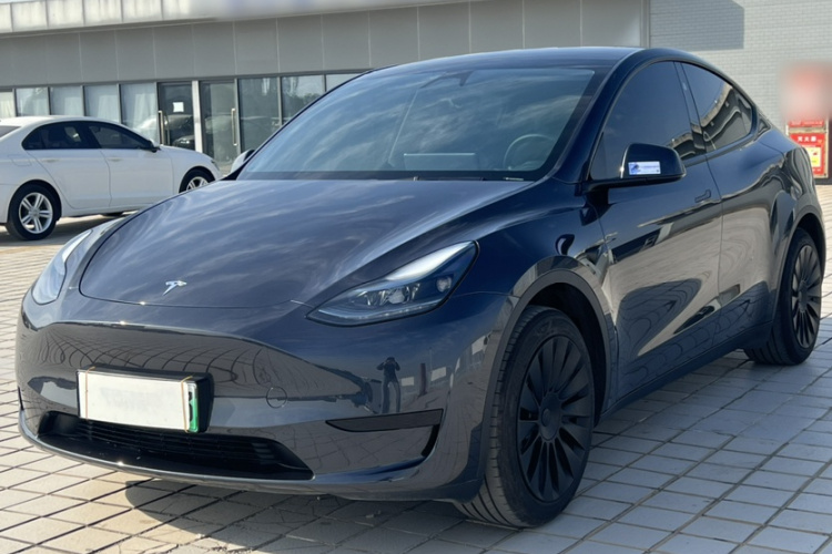 特斯拉 Model Y 2024款 后轮驱动版车身外观1