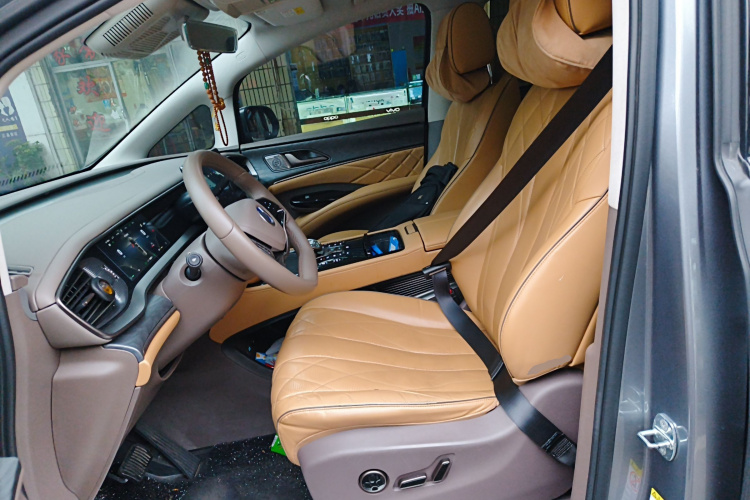 腾势D9 2022款 DM-i 1040 尊贵型中控内饰19