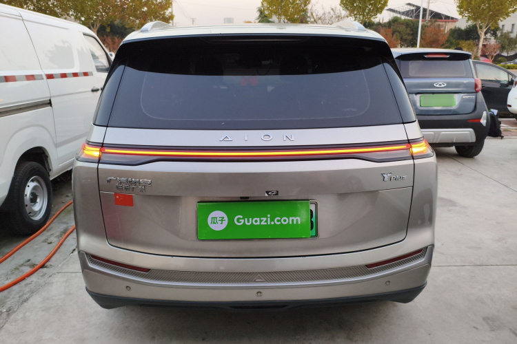 埃安 AION Y 2023款 Plus 510 乐享版车身外观6