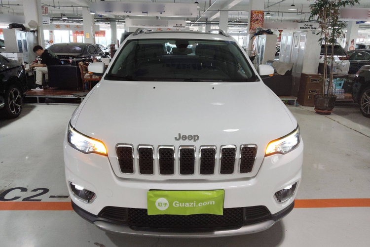 Jeep 自由光 2019款 2.0T 两驱智享版 国V车身外观2