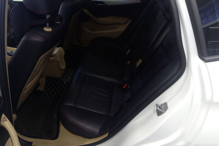 宝马X1 2014款 sDrive18i 领先型中控内饰7004