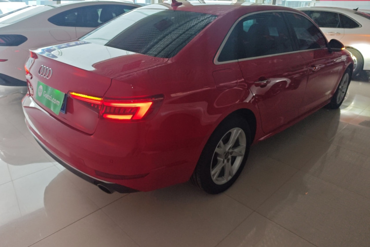 奥迪A4L 2018款 30周年年型 40 TFSI 进取型车身外观7