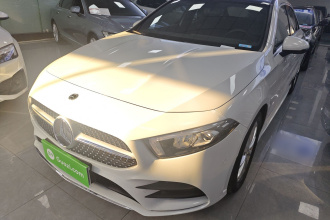 奔驰A级 2022款 A 200 L 运动轿车时尚型