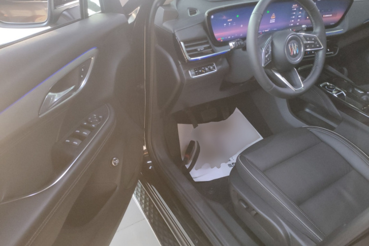 别克 2025款 昂科威Plus 28T 两驱白金版中控内饰7003