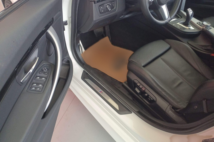 宝马3系GT 2013款 328i 风尚设计套装中控内饰7002