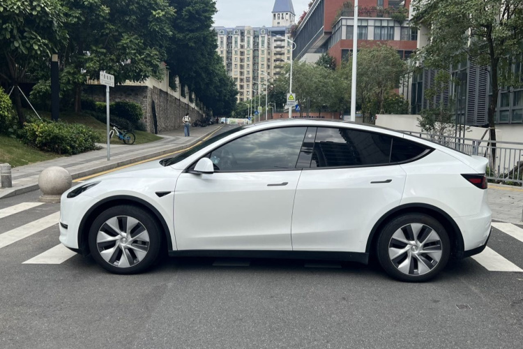 特斯拉 Model Y 2022款 改款 后轮驱动版车身外观6005