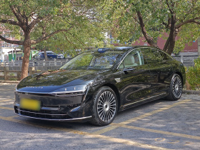 鸿蒙智行 享界S9 2025款 增程 Ultra