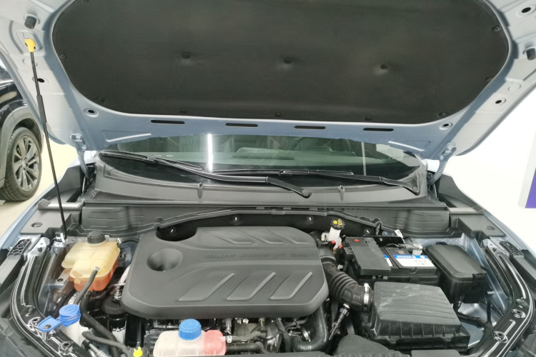 长安UNI-T 2022款 1.5T 运动版 尊贵型机舱底盘24