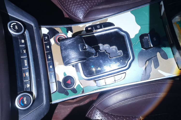 陆风X7 2015款 2.0T 全景尊贵版局部细节18