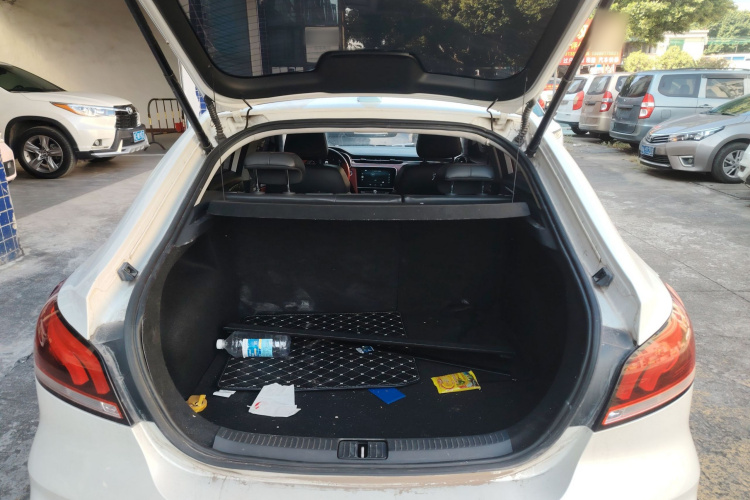 名爵 MG6 2019款 20T 自动Trophy竞技版+运动尾排竞速套装局部细节23