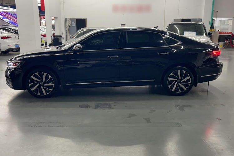 大众 帕萨特 2022款 330TSI 星空豪华版车身外观6007