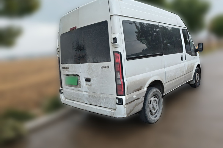 江铃福顺 2023款 2.0T 手动短轴中顶商运型多功能乘用车5座车身外观7