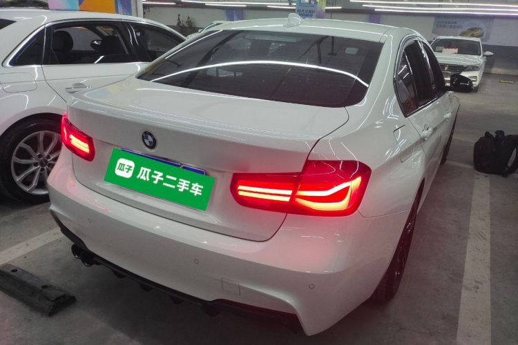 宝马3系 2019款 320i M运动曜夜版车身外观7