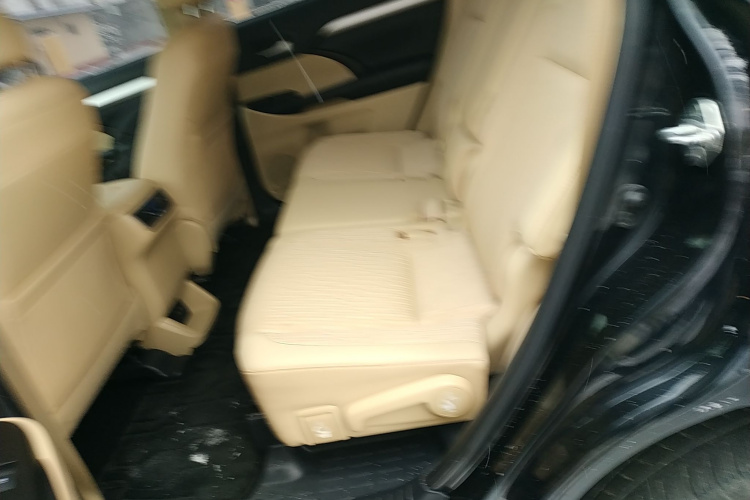 丰田 汉兰达 2018款 2.0T 两驱精英版 7座 国VI中控内饰7004