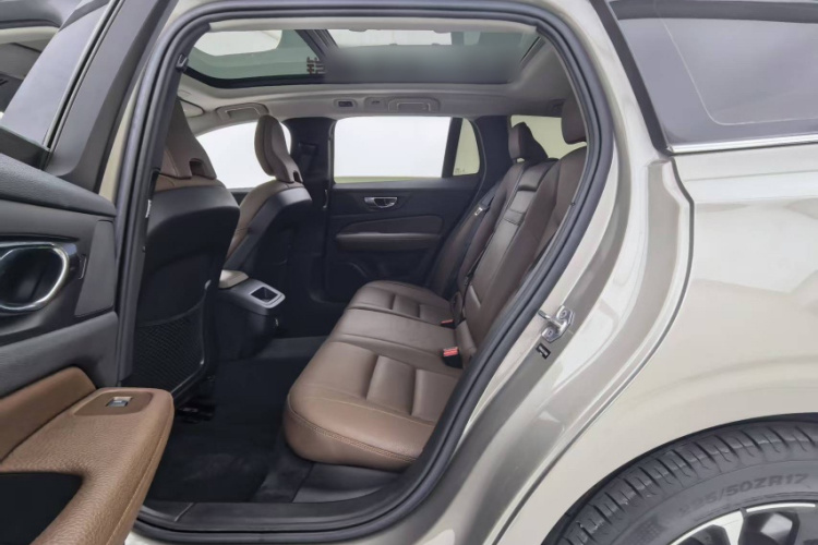 沃尔沃V60 2020款 T4 智逸豪华版中控内饰7004