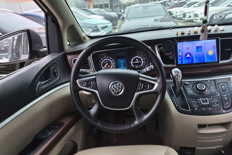 别克GL8 2017款 25S 豪华型 国V中控内饰13