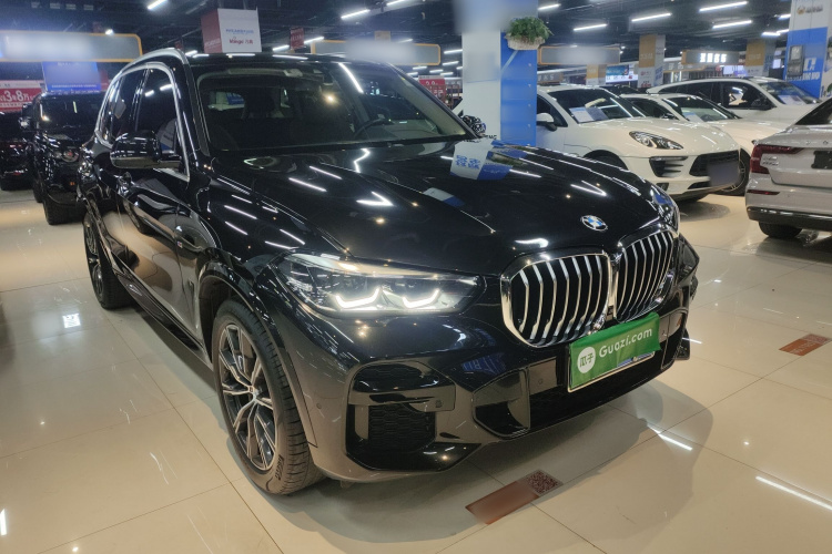 宝马X5(进口) 2022款 xDrive30i M运动套装车身外观3