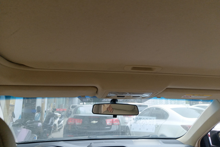 丰田 凯美瑞 2016款 2.0E 十周年纪念精英版中控内饰22