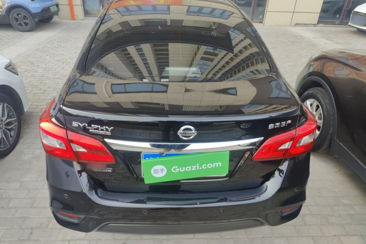 日产 轩逸 2024款 经典 1.6XE CVT舒适版车身外观6