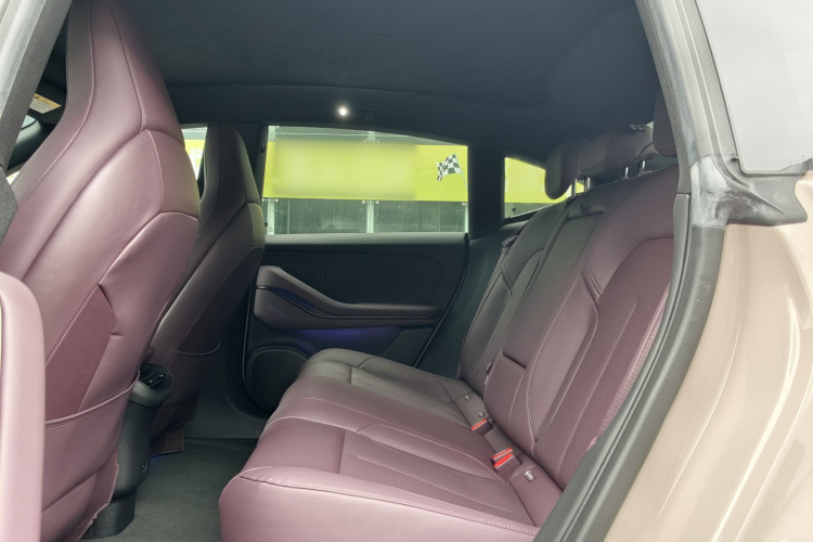 蔚来ET5 2022款 75kWh中控内饰7004