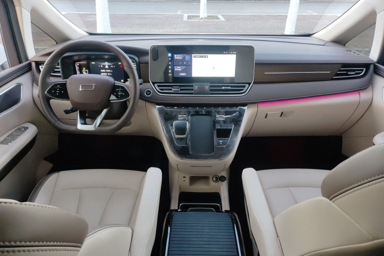 奔腾M9 2023款 2.0T 尊享型中控内饰12