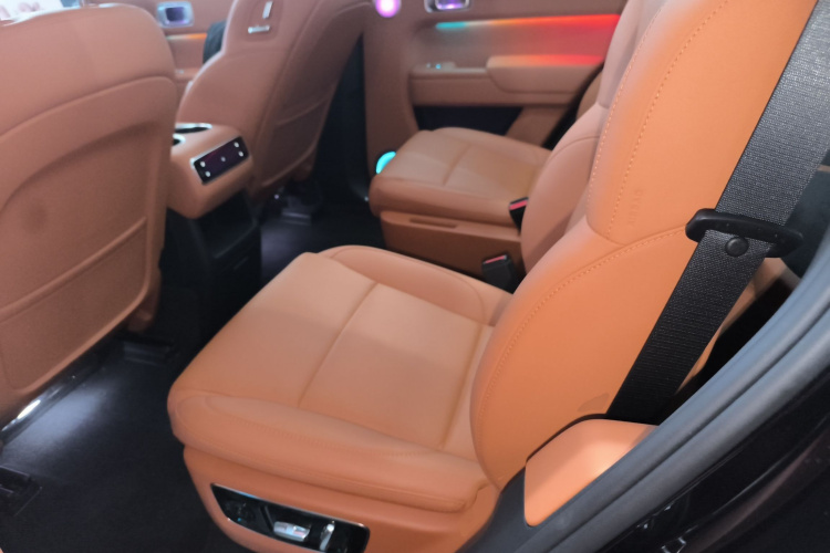 理想汽车 理想L8 2024款 Pro中控内饰21