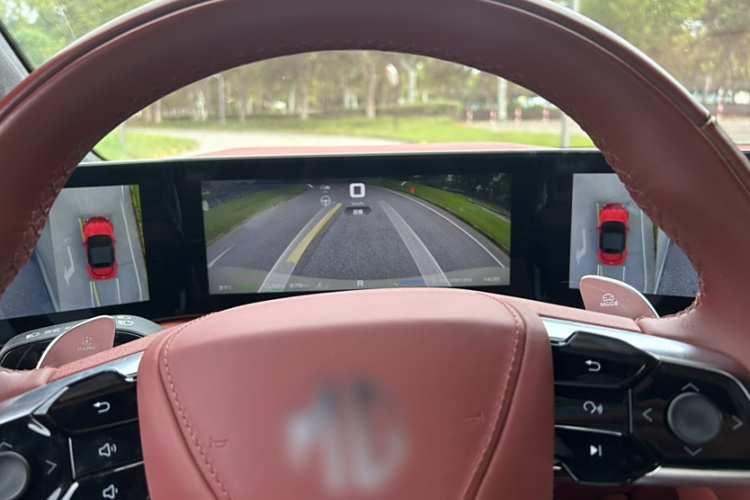 名爵 MG Cyberster 2024款 520km 传奇四驱红篷版中控内饰7012