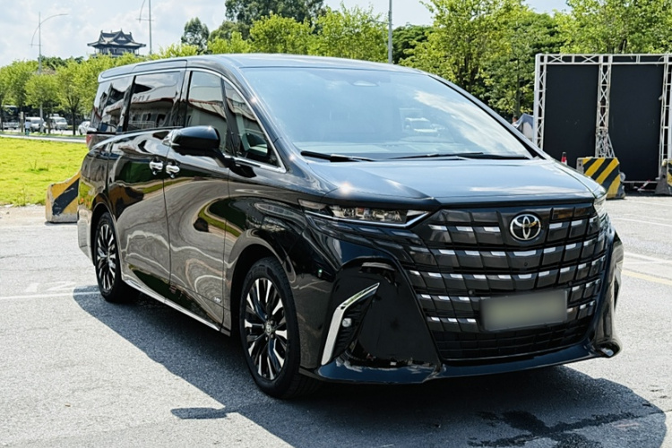 丰田 埃尔法 2024款 双擎 2.5L 尊贵版车身外观6006