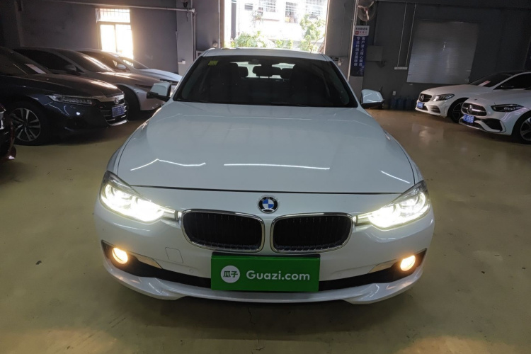 宝马3系 2016款 316Li 时尚型车身外观2