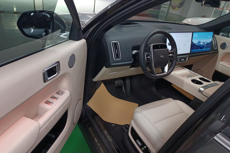 理想汽车 理想L9 2023款 Pro中控内饰7003