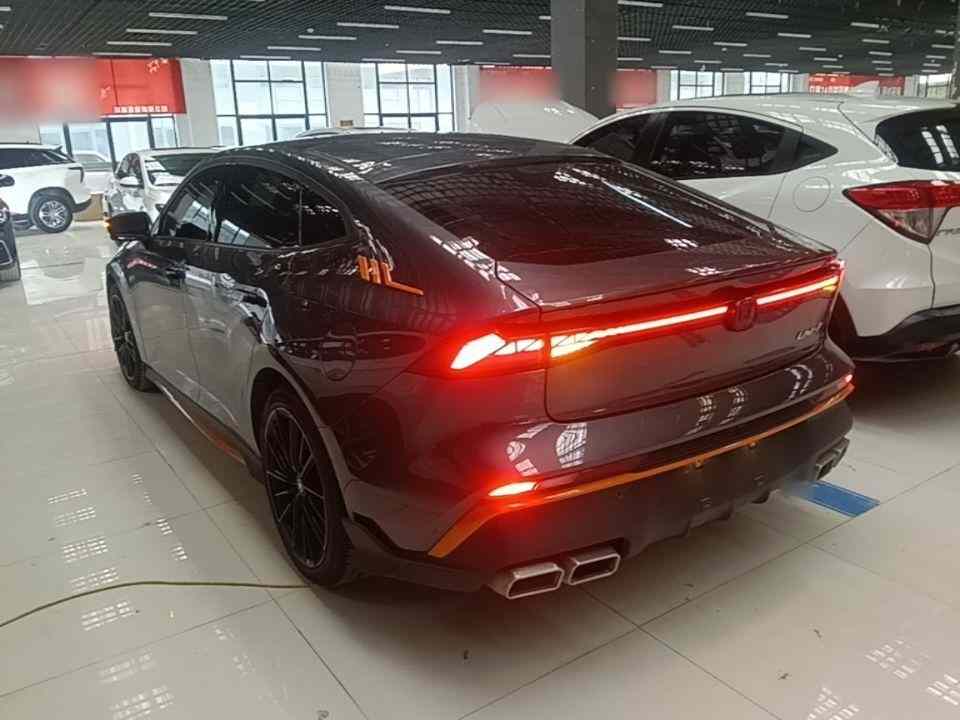 长安UNI-V 2024款 1.5T 尊贵运动型(3)