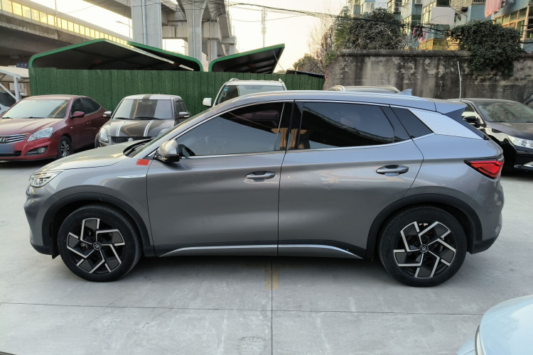 比亚迪 元PLUS 2022款 510KM 旗舰型车身外观4