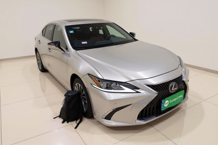 雷克萨斯ES 2018款 200 卓越版 国V车身外观3