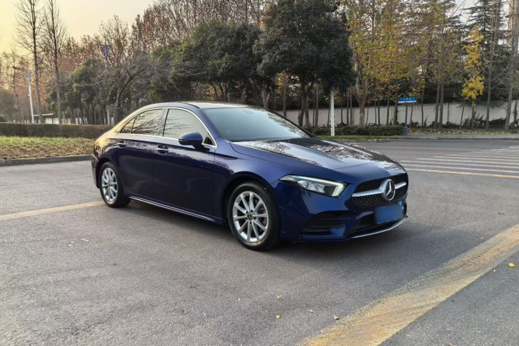 奔驰A级 2020款 改款 A 200 L 运动轿车动感型车身外观6005