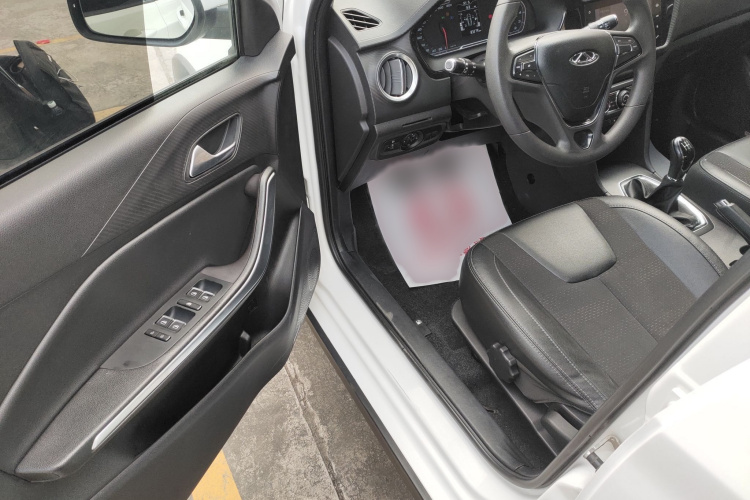 奇瑞 瑞虎3X 2018款 1.5L 手动精英版中控内饰7003