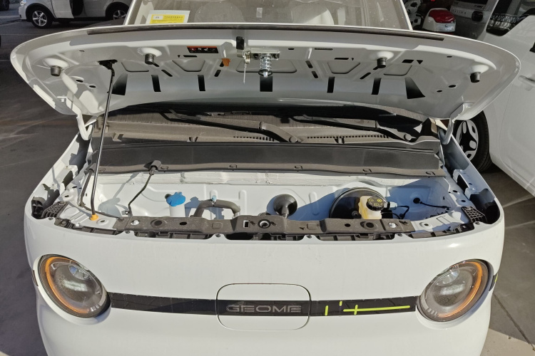 吉利银河 熊猫 2025款 210km 元气熊机舱底盘24