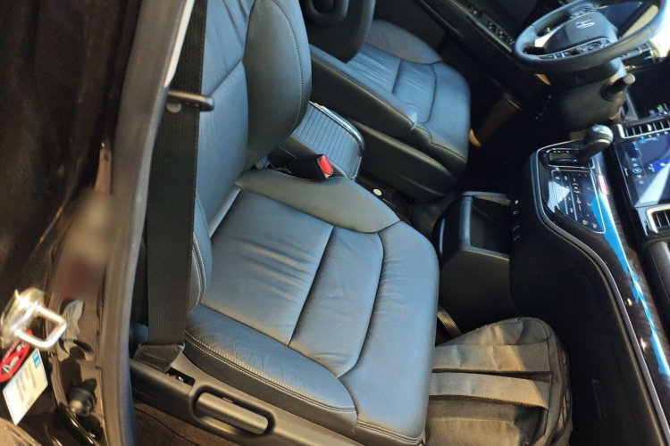 本田 艾力绅 2019款 2.0L 混动豪华版局部细节41