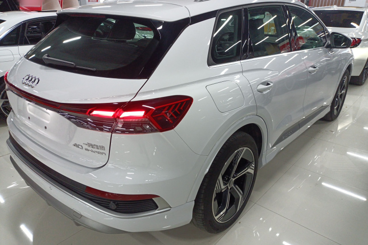 奥迪Q4 e-tron 2024款 40 e-tron 创境版车身外观6005