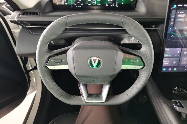 长安 逸动 2024款 1.5T GDI自动 尊贵型中控内饰13