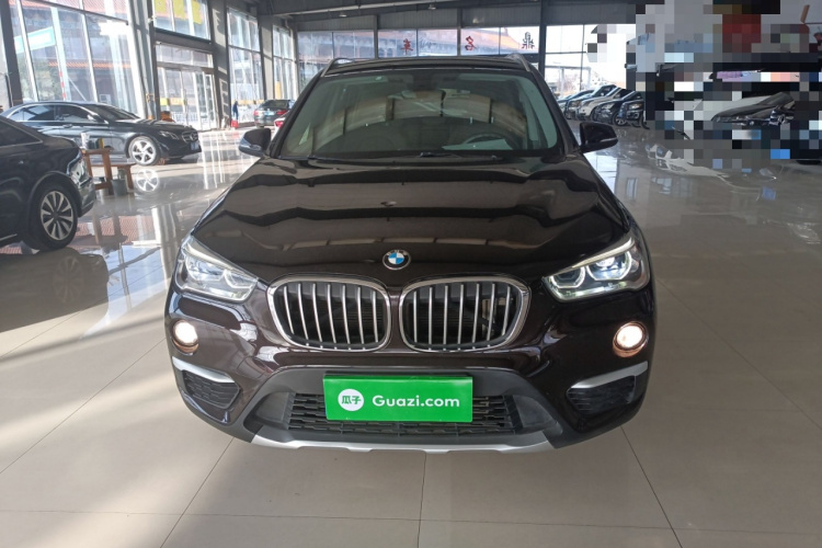 宝马X1 2019款 sDrive18Li 尊享型车身外观2