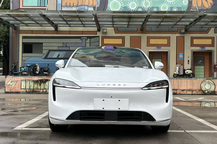 鸿蒙智行 智界R7 2024款 纯电 736km UItra车身外观6001