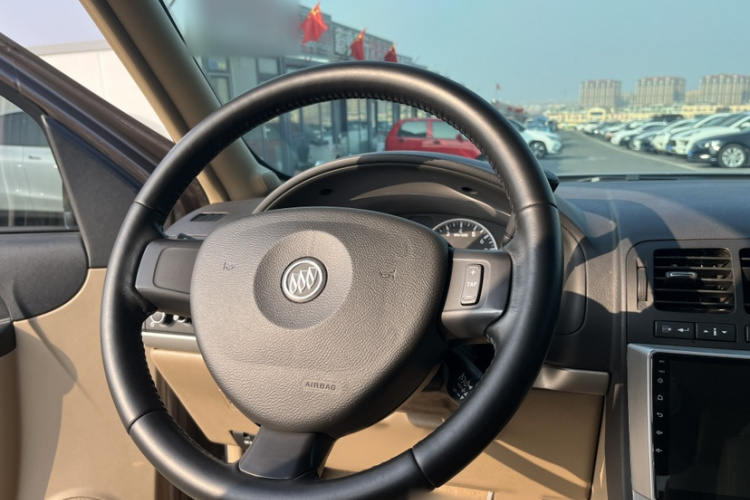 别克GL8 2014款 2.4L 行政版局部细节13