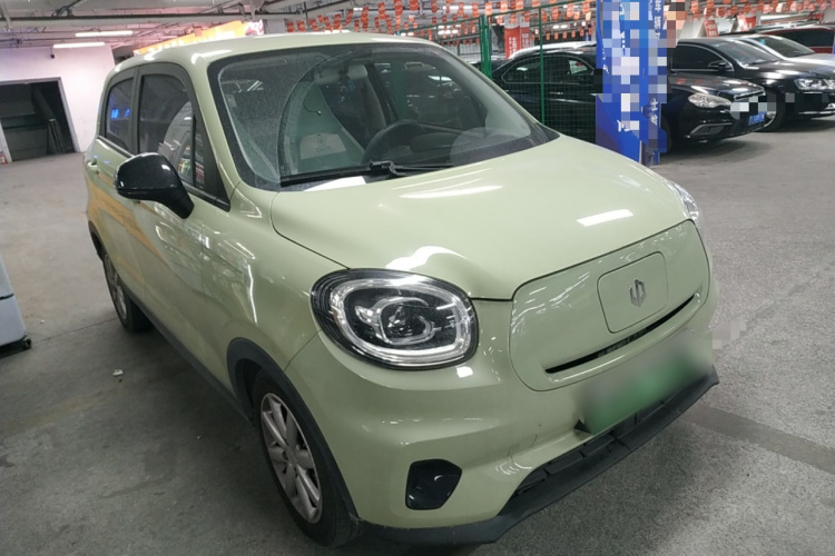 零跑汽车 零跑T03 2022款 耀金版车身外观3