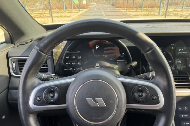 理想汽车 理想ONE 2020款 增程6座版局部细节14